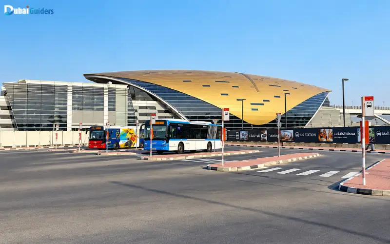Al Jafiliya Metro Station and Bus Connection